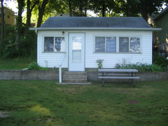 Medium Cottage